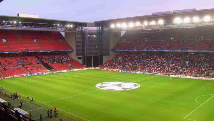 FC København Stadı Suni Çim mi?