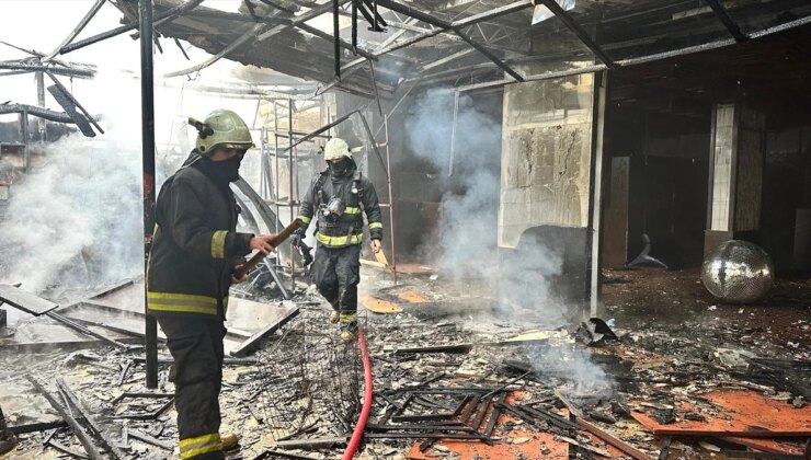 Alanya’da Restoranda Çıkan Yangın, İşletme ve Üst Katı Ziyana Uğrattı