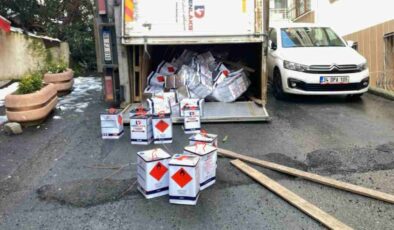 Antalya’da Kamyonet Devrildi: Şans Eseri Yaralı Yok!