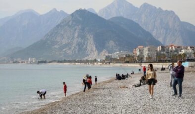 Antalya’da Şaşırtan Hava Durumu: Ocak Ayında Sıcaklık Rekoru Kırıldı