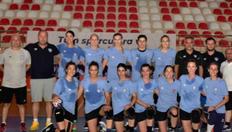 Konyaaltı’nın Mavi Kelebekleri Yalıkavak’ı da Yendi, Zirveyi Kimselere Bırakmıyor!