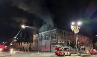Antalya Serbest Bölgesindeki Yat Tersanesinde Yangın Kontrol Altına Alındı, Can Kaybı Yaşanmadı
