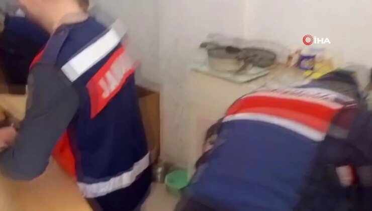 Antalya’da Jandarma, Kaçak Sigara İmalathanesine Operasyon Düzenledi