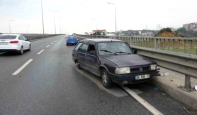 Manavgat’ta Otomobilin Tekerleği Çıkıp Bariyere Çarptı: Sürücü Yaralandı